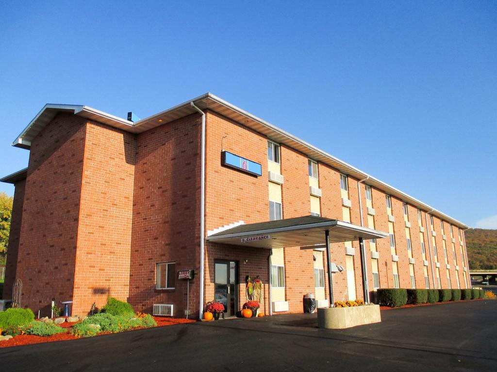 Motel 6-Drums Exterior photo