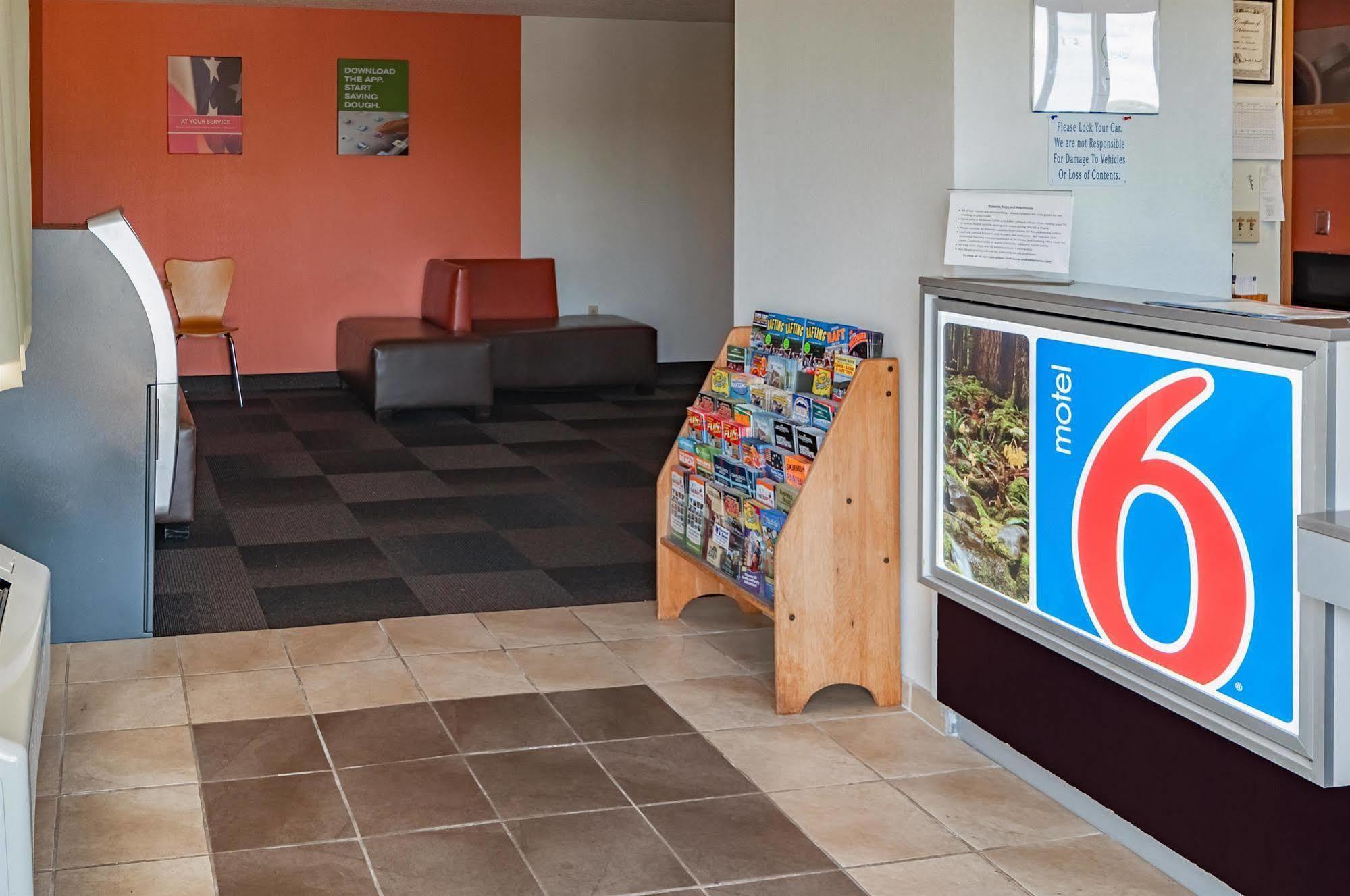 Motel 6-Drums Exterior photo