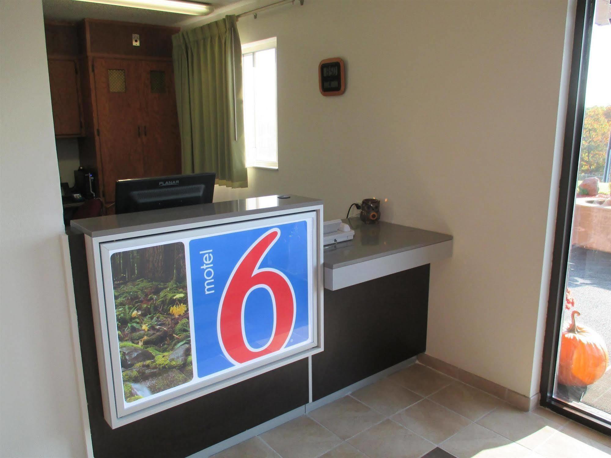 Motel 6-Drums Exterior photo